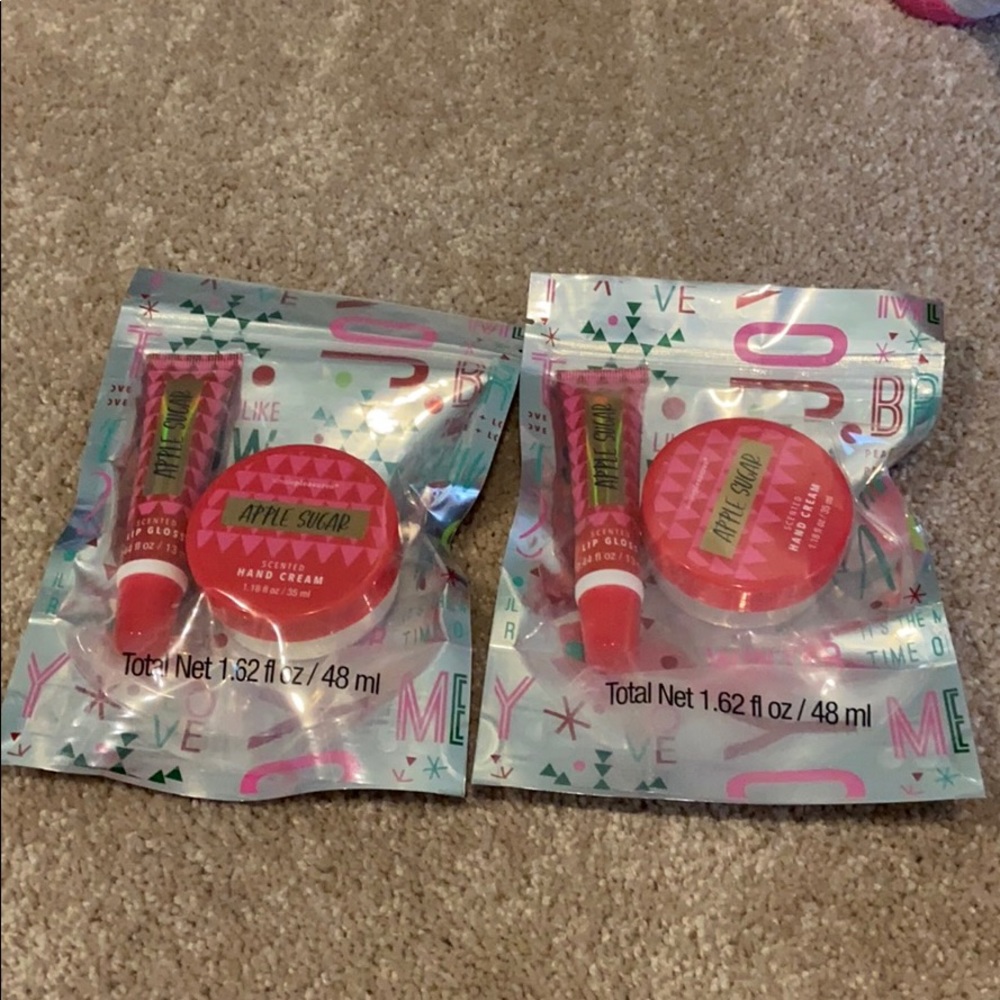 Simple pleasure Lip gloss & hand cream